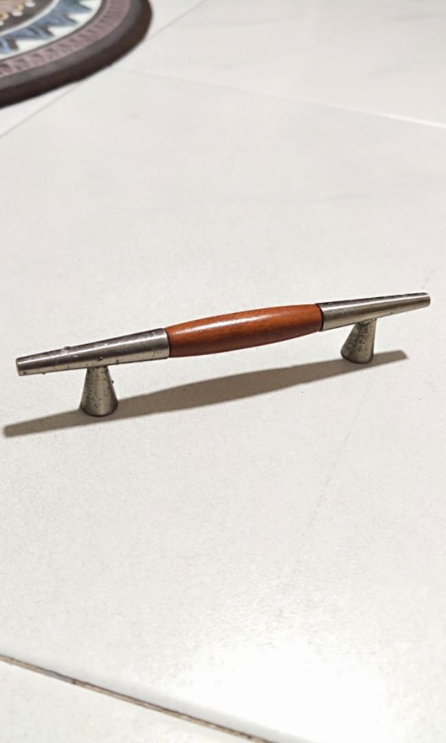 Vintage door knobs (Category: Shelves, Cabinets & Racks) located in Singapore. Submitted by fairtradez (Listing ID 1183268742, Image 1). Description: $8/pc total i have 16pcs hole to hole about 9.6cm handle length is 14.3cm.