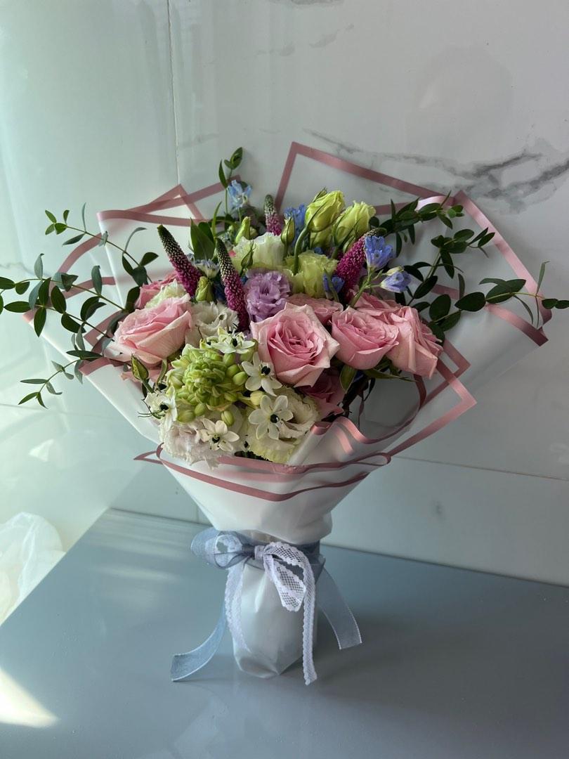 預訂鮮花 伯利恆之星 小玫瑰 桔梗 興趣及遊戲 手作 自家設計 文具及工藝 花 Carousell