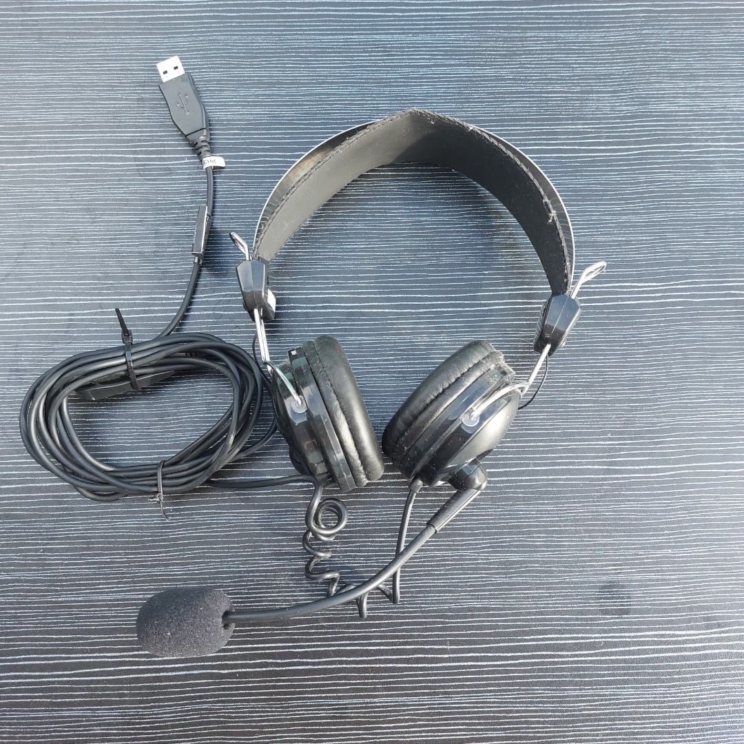 A4tech HU-7P USB Headset, Audio, Headphones & Headsets on Carousell