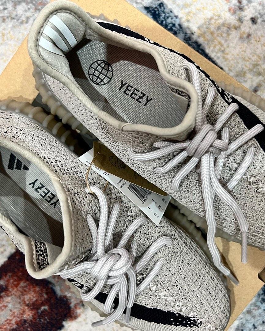 Adidas yeezy hotsell 850 900