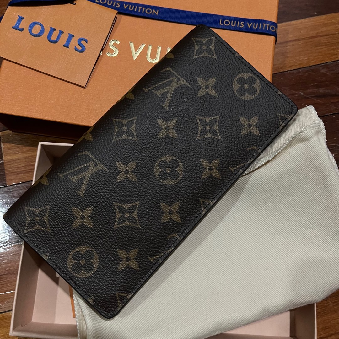 Louis Vuitton Brazza Wallet N60017, Luxury, Bags & Wallets on Carousell