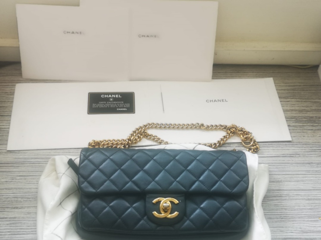 Chanel CC Crown quilted flap bag (18 Series Mint condition
