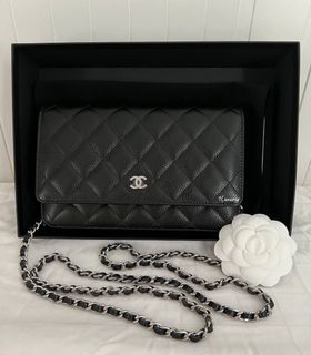 (Category: ) located in . Submitted by labelshoppe (Listing ID 1183381024, Image 1). Description: .