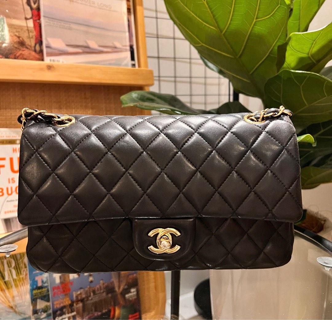 CHANEL Vintage Classic Double Flap Bag Quilted Lambskin Black 25