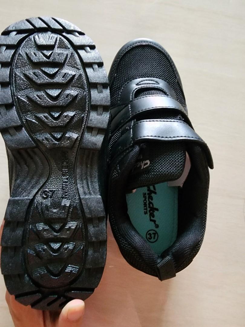 Checker black shoe, Babies & Kids, Babies & Kids Fashion on Carousell