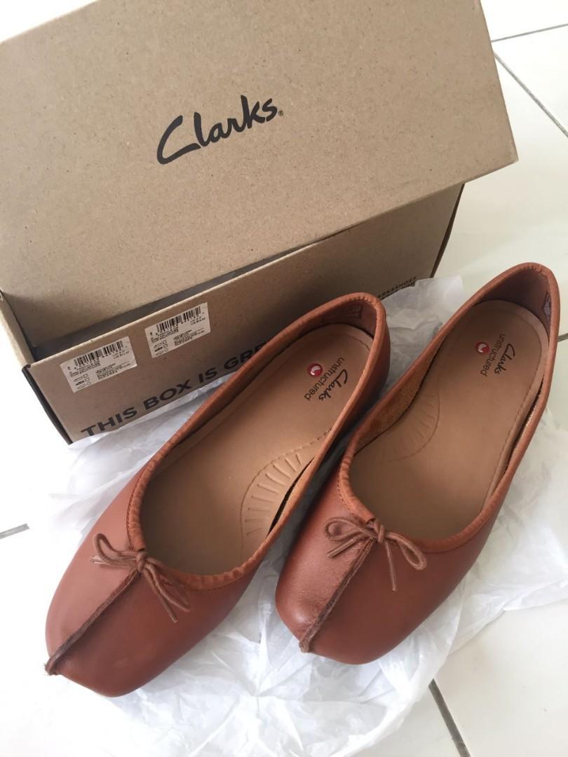 Clarks Women's Fashion, Footwear, Flats on