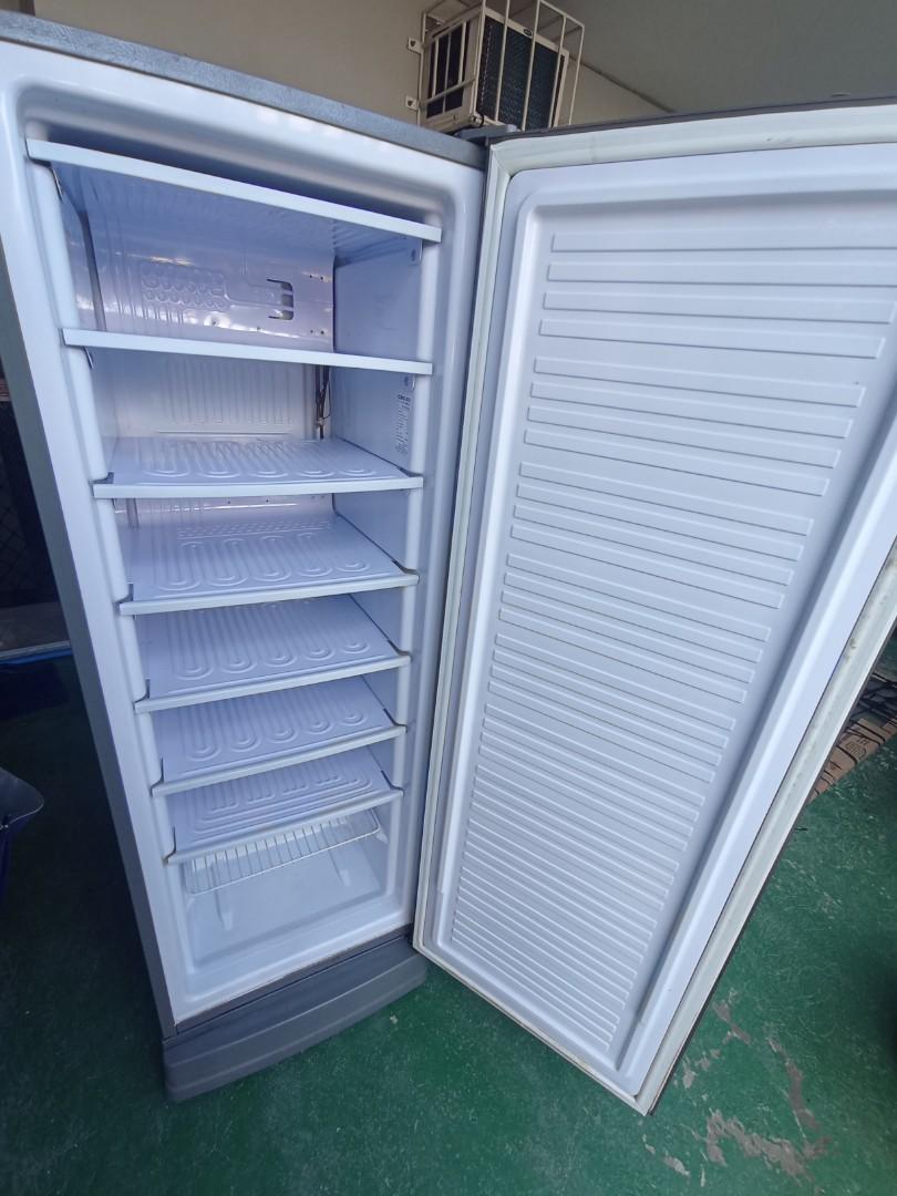 Condura Upright Freezer CUF270MNG1, TV & Home Appliances, Kitchen