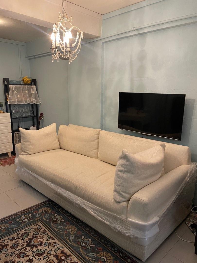 Crate & Barrell Delmar Sofa, Furniture & Home Living, Furniture, Sofas