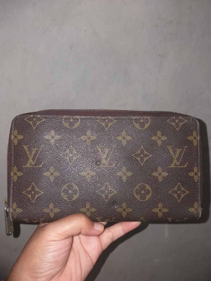 Tas branded impor LV ukuran besar ada nomer seri nya, Fesyen Wanita, Tas &  Dompet di Carousell