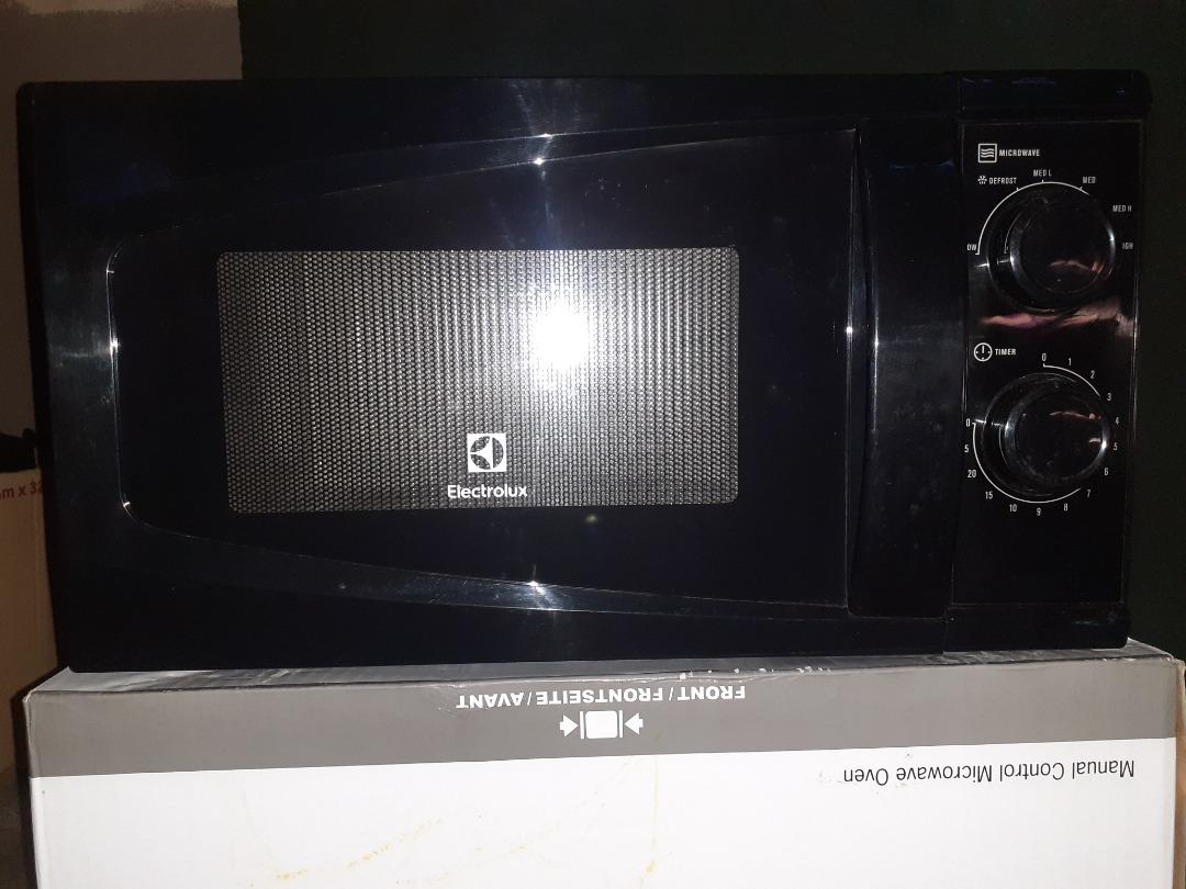 Electrolux EMM2003K Microwave Oven 700w 20L Black on Carousell