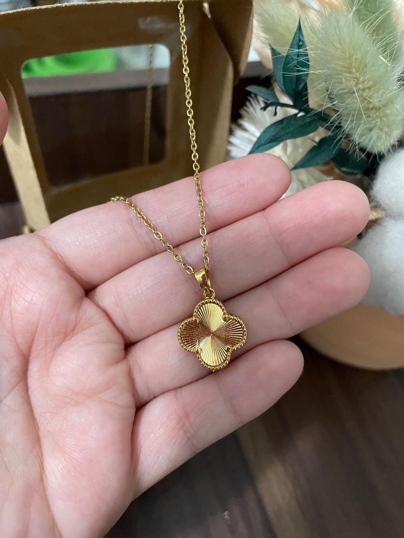 18k CLOVER NECKLACE, Women's Fashion, Jewelry & Organizers, Necklaces on  Carousell