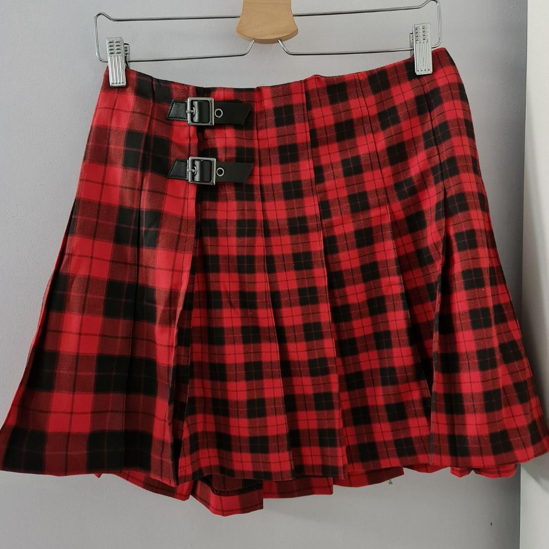 Short pleated deals skirt h&m