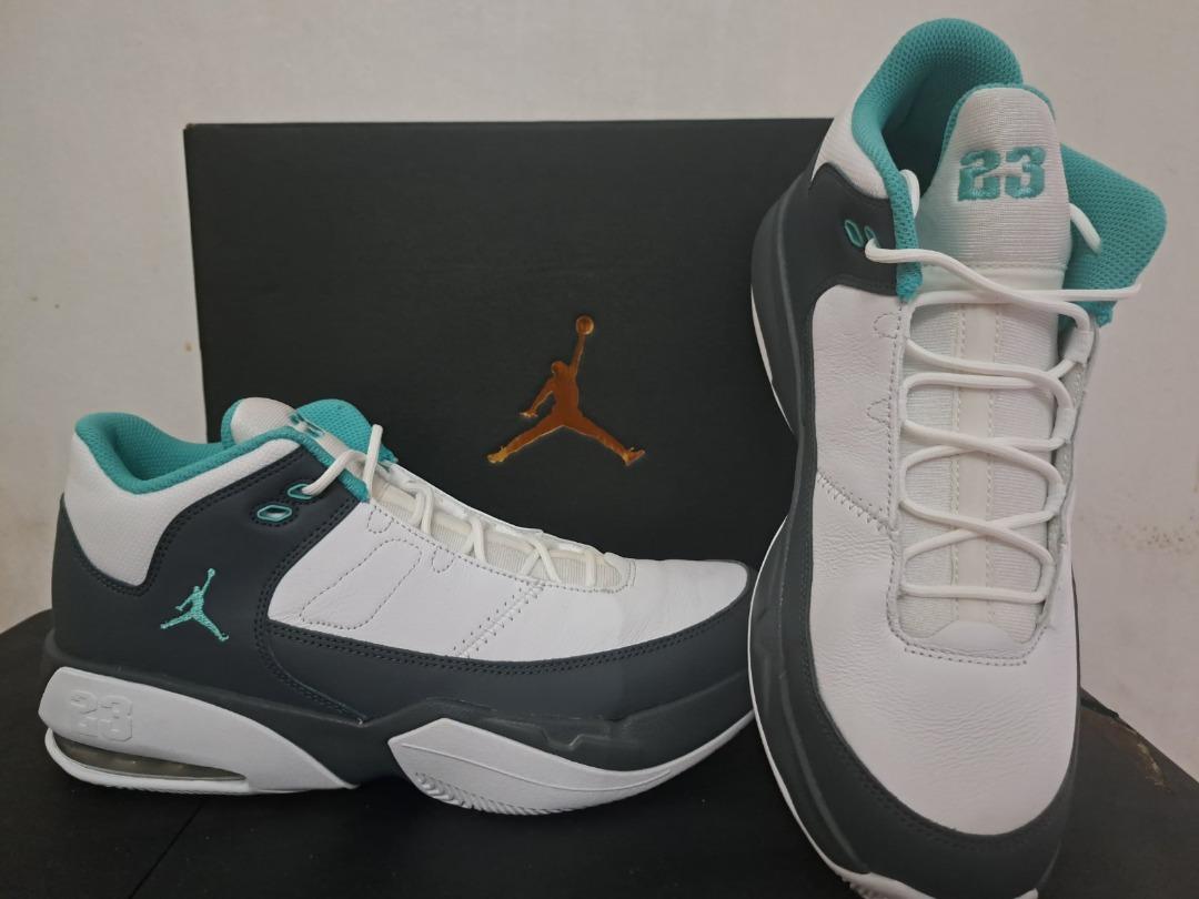 Fake jordan max aura sale