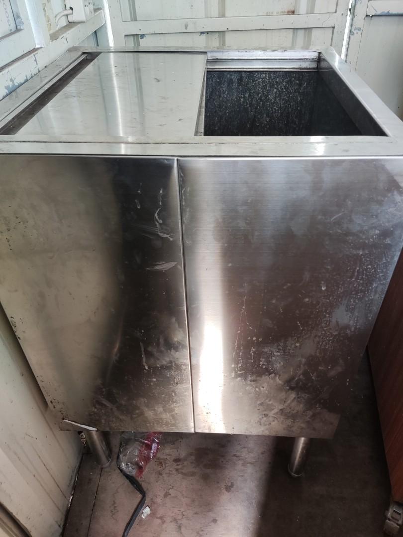 Jual ICE BIN es bin STAINLESS dngan kaki bekas KOPTE 56x56x85 cm Murah