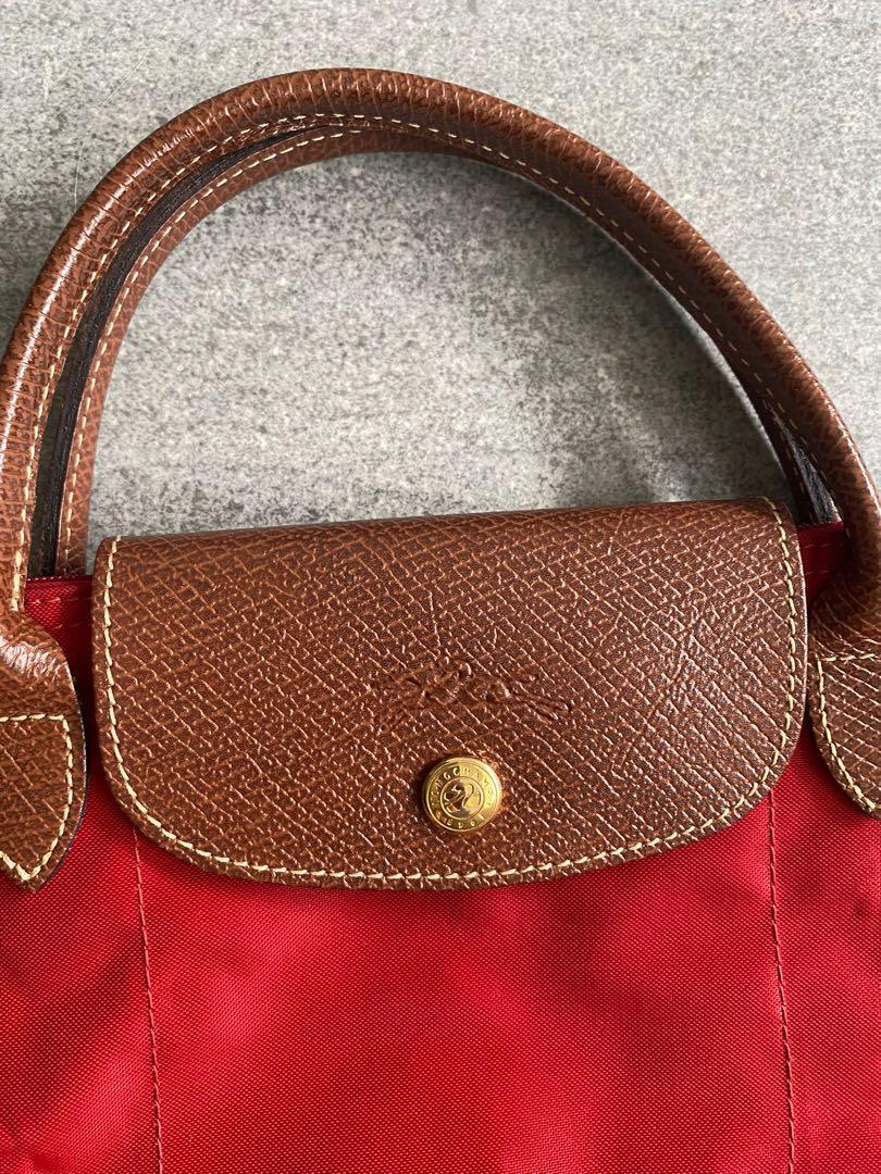 Longchamp Le Pliage Small (Category: Shoulder Bags) located in Quezon City. Submitted by hahaloserr (Listing ID 1183349289, Image 2). Description: Super like new, used only a few times. Just a little creased from being kept in storage Current srp is 7.7k in Rustans RFS: Decluttering, not my style anymore.