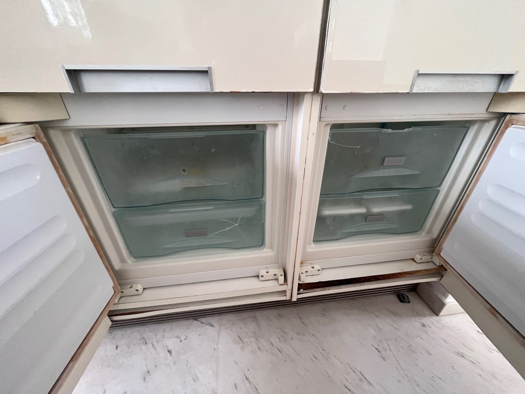 [Looking For] Miele Fridge spare part / accessories Freezer bottom