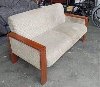 Maruni Classy Sofa
✅L52 W24 inches
✅Solid hard wood frame
✅Fabric seat
✅Bulky foam
✅In very good condition
✅Japan furniture
✅On hand, ready to deliver