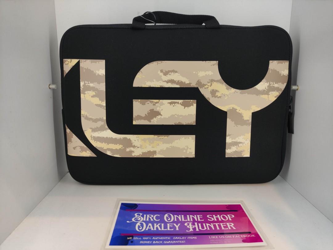 Oakley top laptop sleeve
