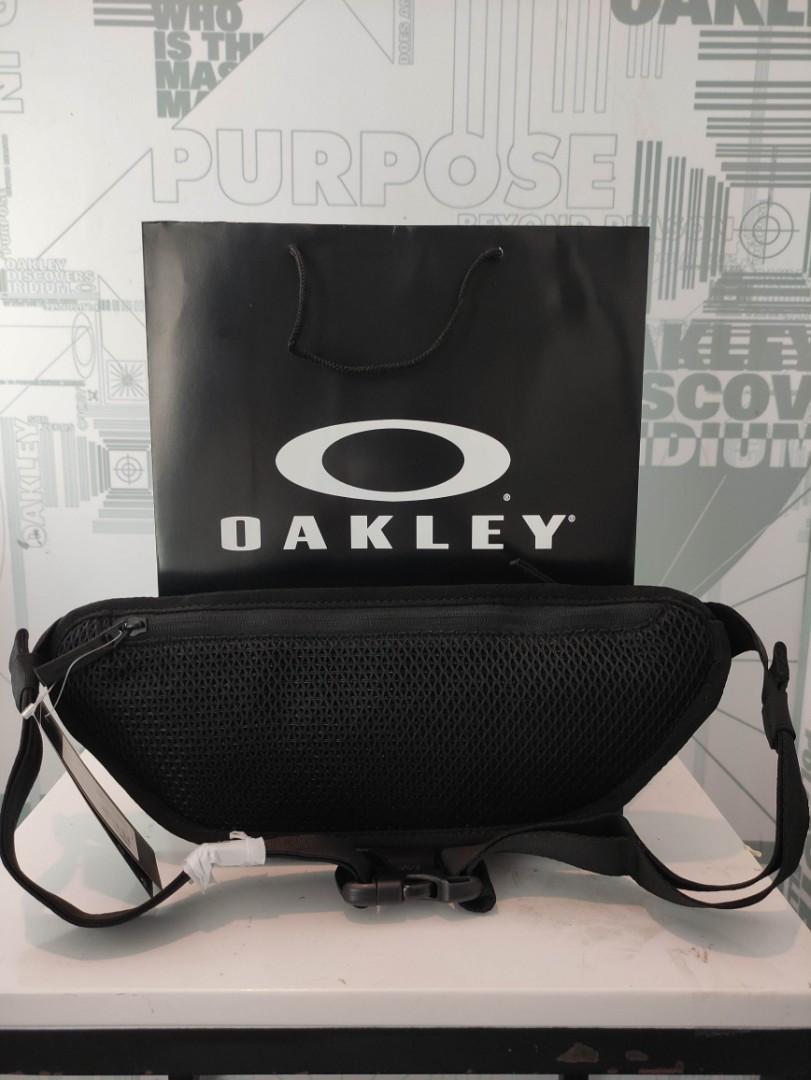 Oakley Transit Belt Bag, Men's Fashion, Bags, Belt bags, Clutches and Pouches on Carousell