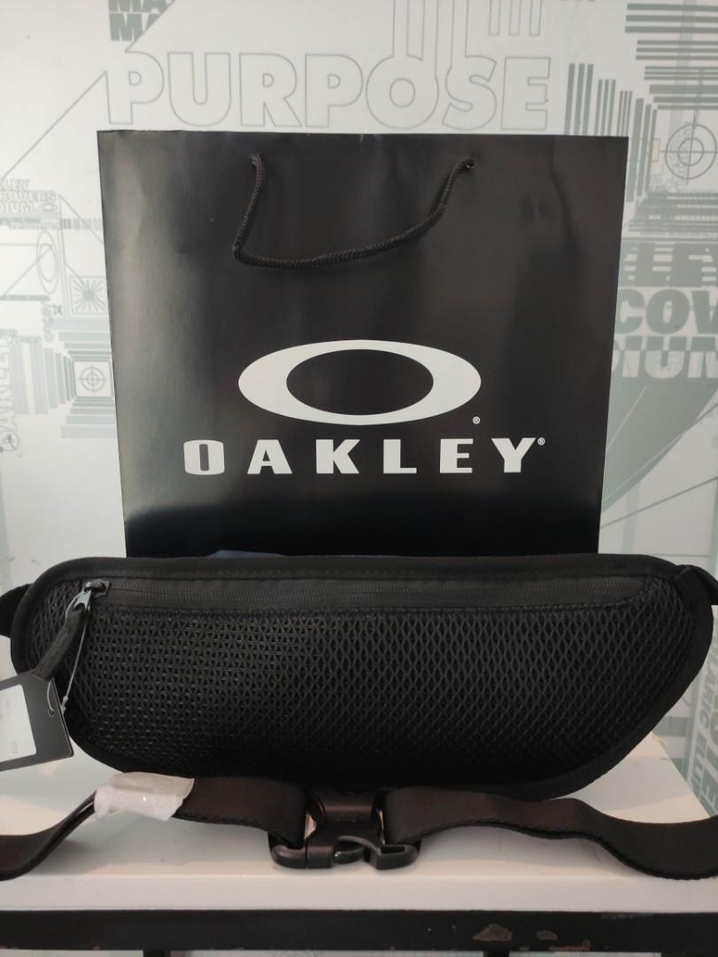 Oakley Transit Belt Bag, Men's Fashion, Bags, Belt bags, Clutches and Pouches on Carousell