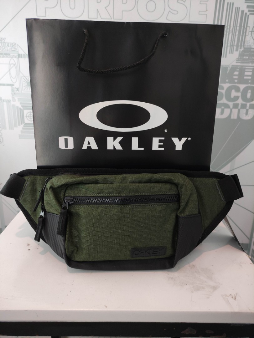 Oakley Transit Belt Bag, Men's Fashion, Bags, Belt bags, Clutches and