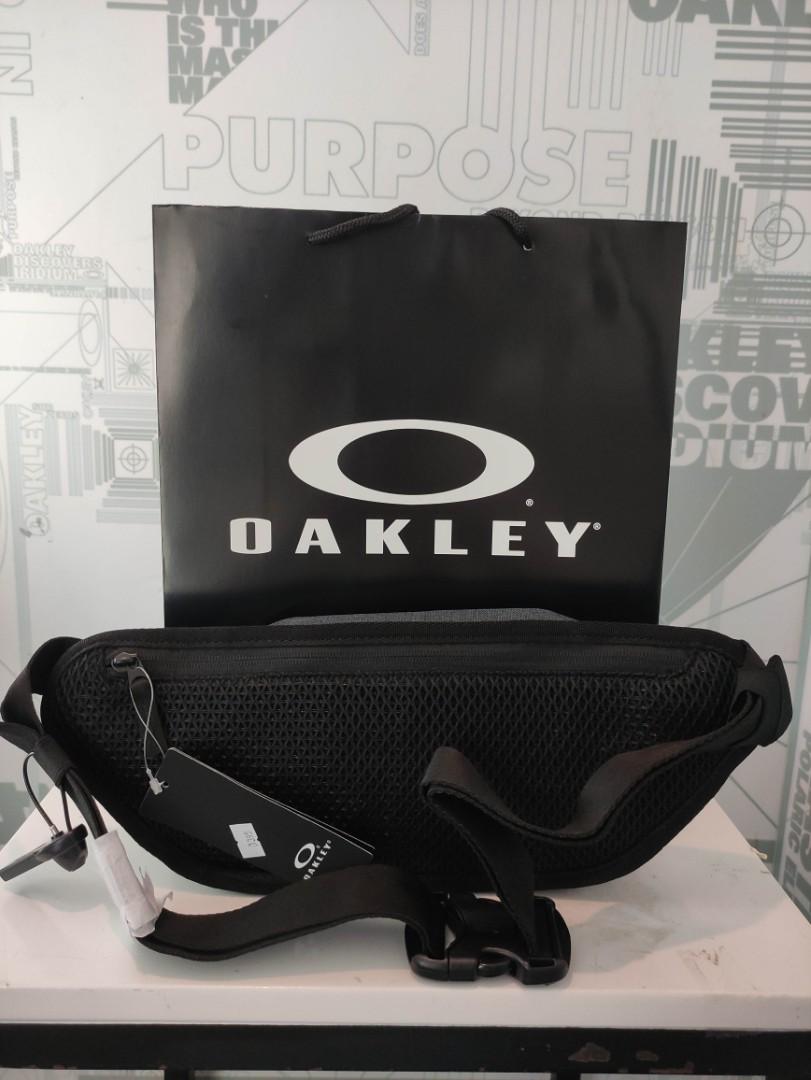 Oakley Transit Belt Bag, Men's Fashion, Bags, Belt bags, Clutches and