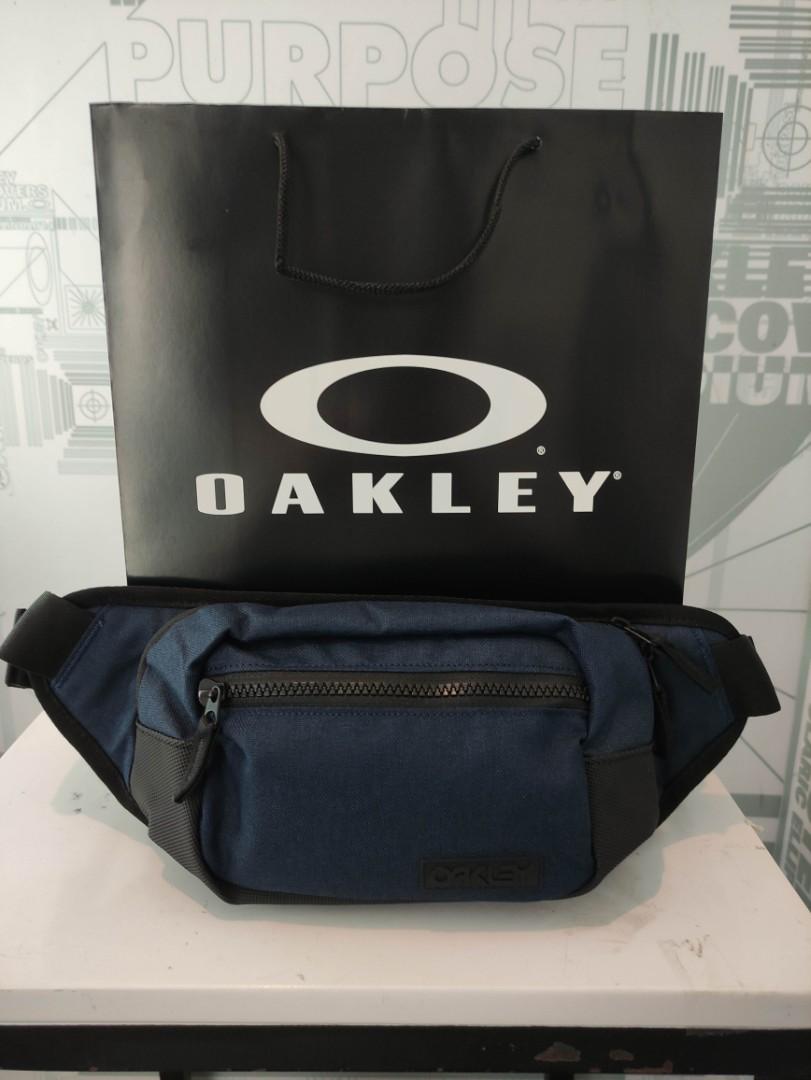 Oakley Transit Belt Bag, Men's Fashion, Bags, Belt bags, Clutches and Pouches on Carousell