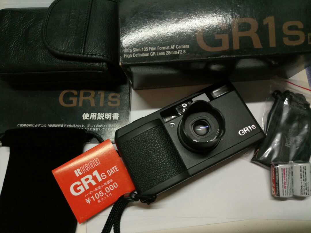 クーポン大特価 Ricoh GR1s Silver ケース・説明書・ストラップ