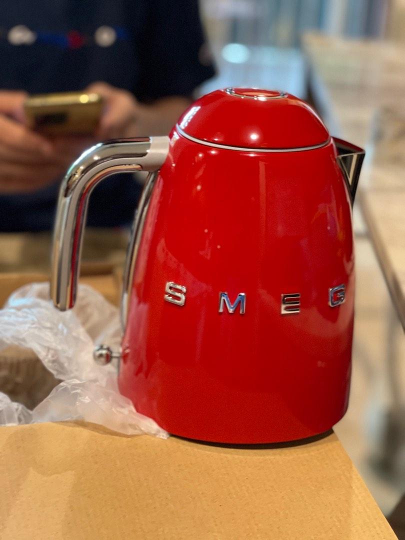 SMEG Kettle 1.7L in Red, TV & Home Appliances, Kitchen Appliances