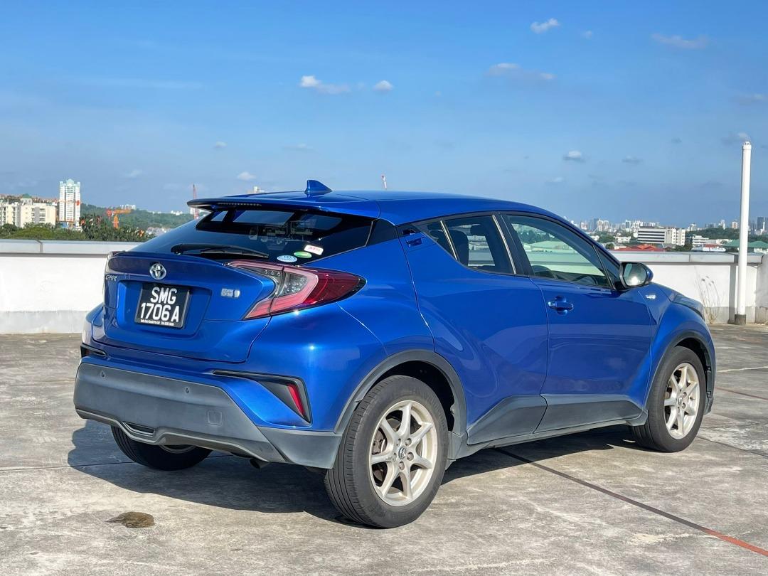 TOYOTA CHR HYBRID IN BLUE UNIT WITH LEATHER FOR RENT GOFLEET GOJEK ...