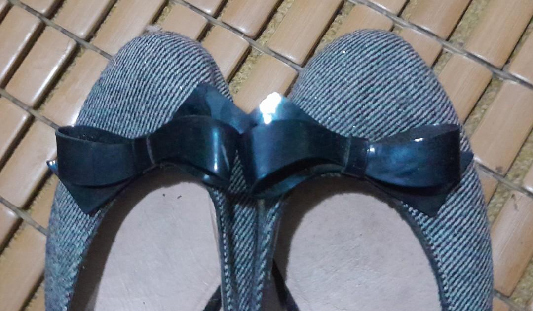 Vanilla Suite Denim Dollshoes (Category: Flats & Sandals) located in Batangas. Submitted by norskieshoppe (Listing ID 1183440747, Image 2). Description: sz 5 like new.