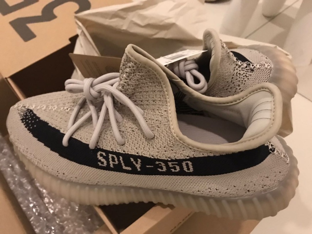 Yeezy shop 350 adults