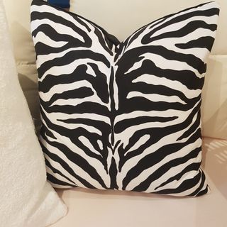 (Category: ) located in . Submitted by centrepiece (Listing ID 1183430924, Image 1). Description: .