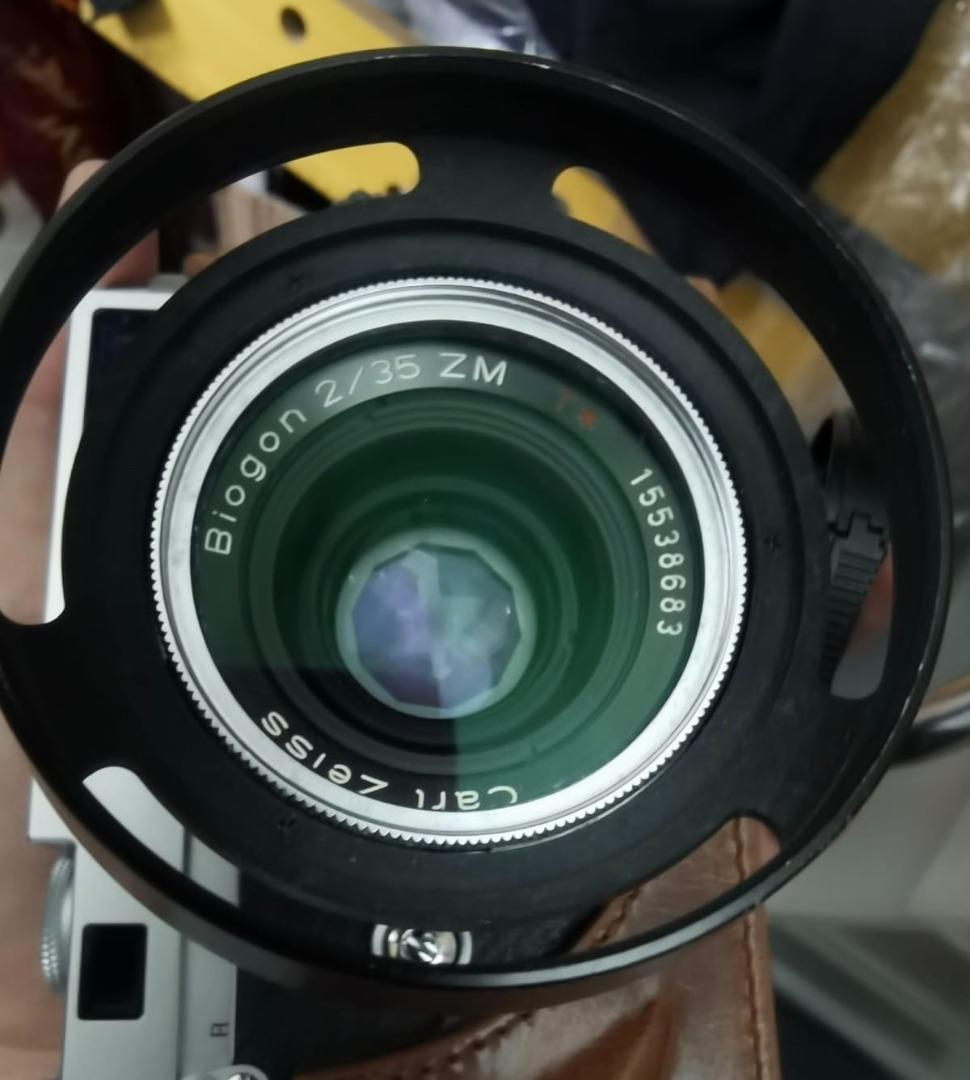 ZEISS Biogon T* 35mm f/2 ZM Lens (Black) M Mount with Voigtlander LH6 Lens Hood, 攝影器材, 鏡頭及裝備