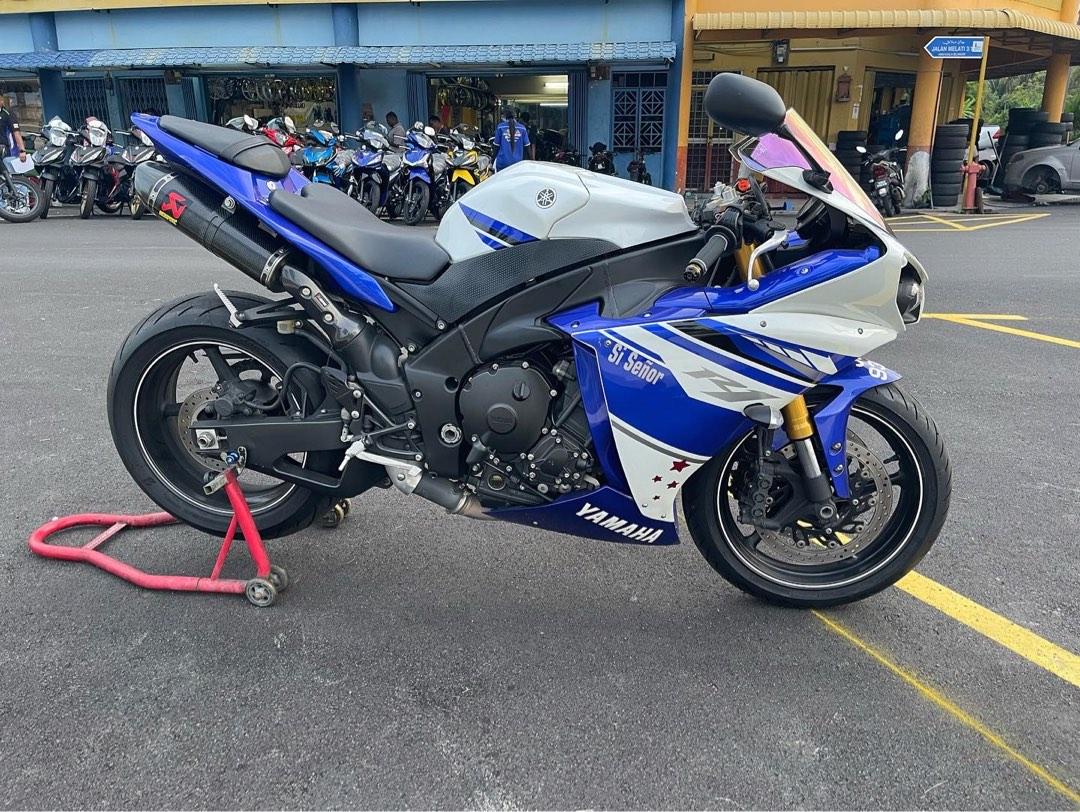 2017 Yamaha Yzf R1 TCS Crossplane (Depo 5K) Akrapovic . cbr1000 r6 rsv4 ...