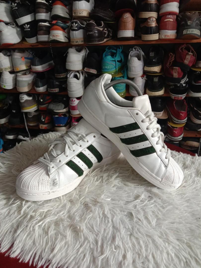 8.5 uk kasut adidas superstar stripe camo putih Men s Fashion