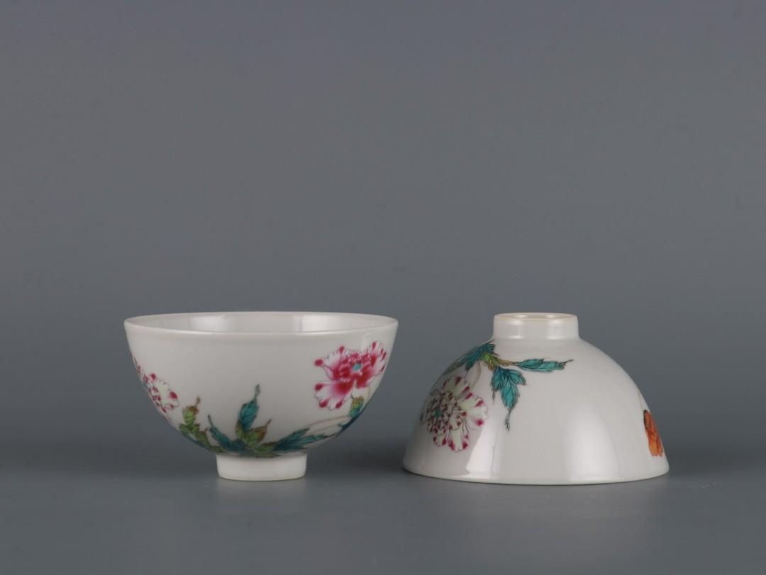 清乾隆青花纏枝蓮賞瓶  景徳鎮 陶磁器 装飾品 工芸品 美術品 置物 清乾隆青花纏枝蓮賞瓶 景徳鎮 陶磁器 装飾品 工芸品 美術品 置物
