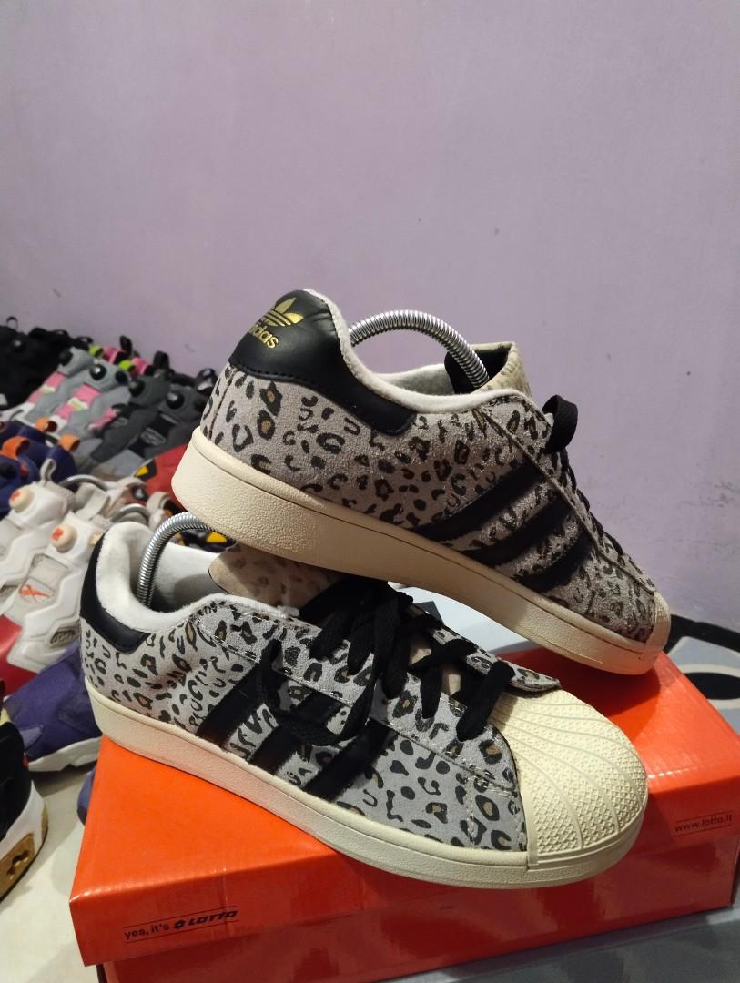 Cheetah adidas superstar top