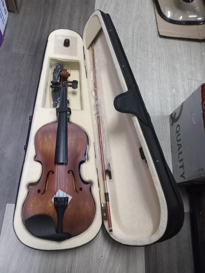 Bayat Violin 4/4 With Hardcase (Category: Musical Instruments) located in Manila. Submitted by josephbaliwag15 (Listing ID 1183536355, Image 1). Description: .