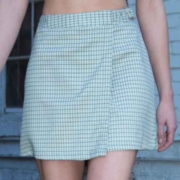 Brandy Melville Emerson green skirt, Women's Fashion, Bottoms, Skirts