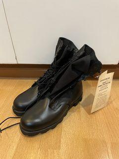Combat boots