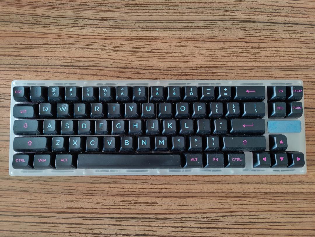 Custom 65% hotswap mechanical keyboard kit, Computers & Tech, Parts ...