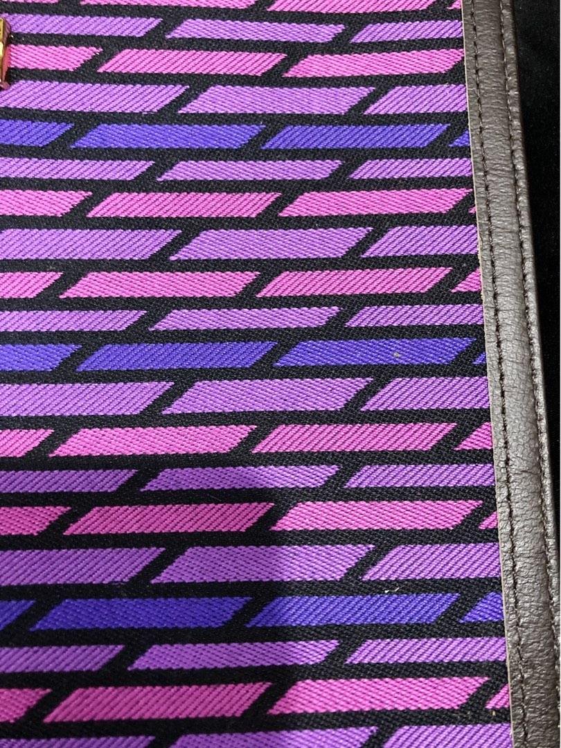 Document Bag (Category: Laptop Bags & Sleeves) located in Makati City. Submitted by cestparfaitvintagejewelries (Listing ID 1183627406, Image 3). Description: .