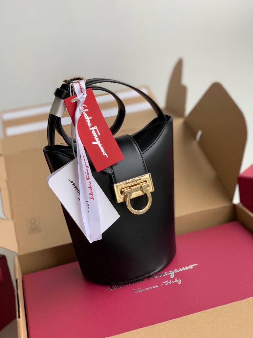 【SALVATORE FERRAGAMO】 Trifolio Bucket Bag 17265794_35433509_600.jpg
