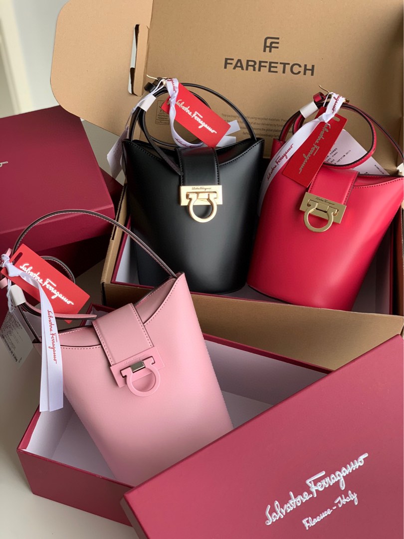 Ferragamo trifolio bag clearance