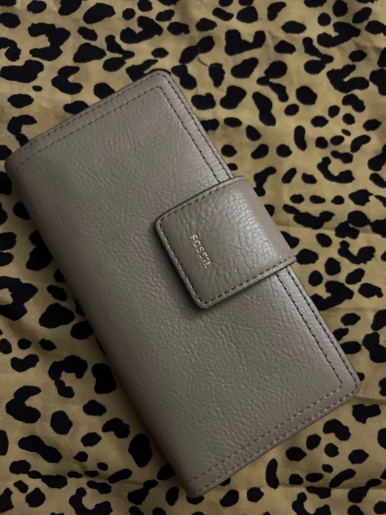 Fossil long wallet, Women's Fashion, Bags & Wallets, Wallets & Card