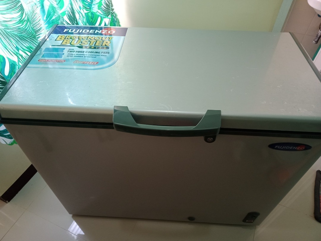 Fujidenzo Chest Type Freezer Dual Function Freezer and Chiller with