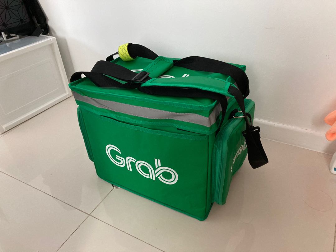 Grabfood bag collection store