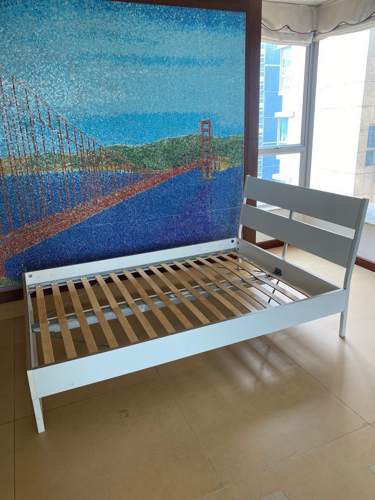 IKEA double bed frame, 傢俬＆家居, 傢俬, 床架及床褥 Carousell