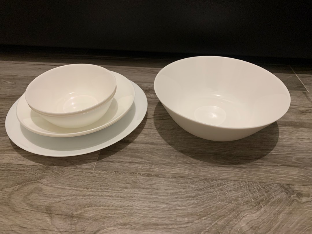 IKEA glass plates and bowls, 傢俬＆家居, 廚具和餐具, 餐具和餐具 Carousell
